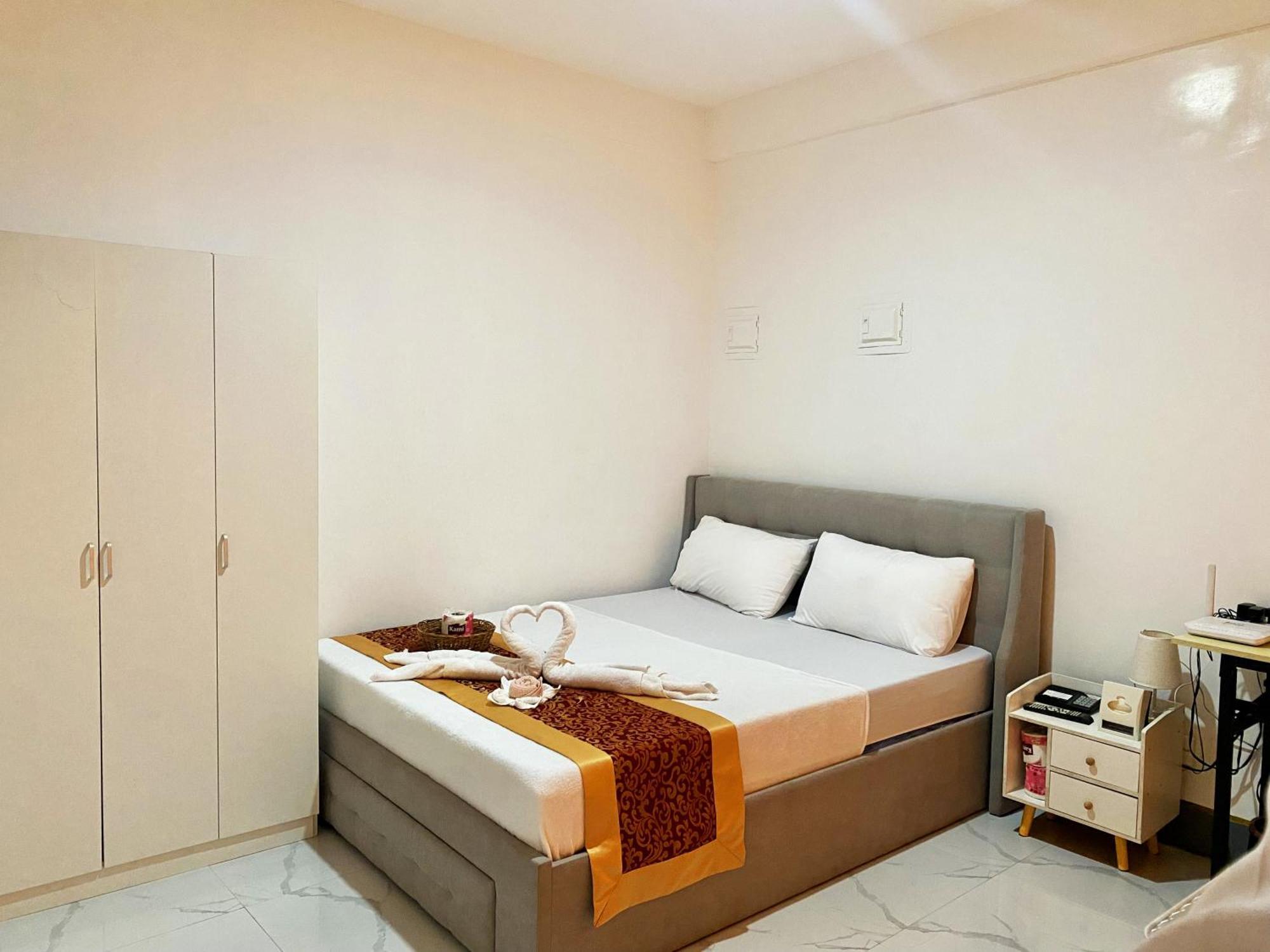 Legends Hotel & Restaurant - Lemery And Taal Екстер'єр фото